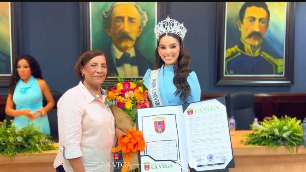 Melissa Núñez regresa a La Vega como Miss República Dominicana Universo 2026 y recibe el respaldo unánime de las autoridades locales