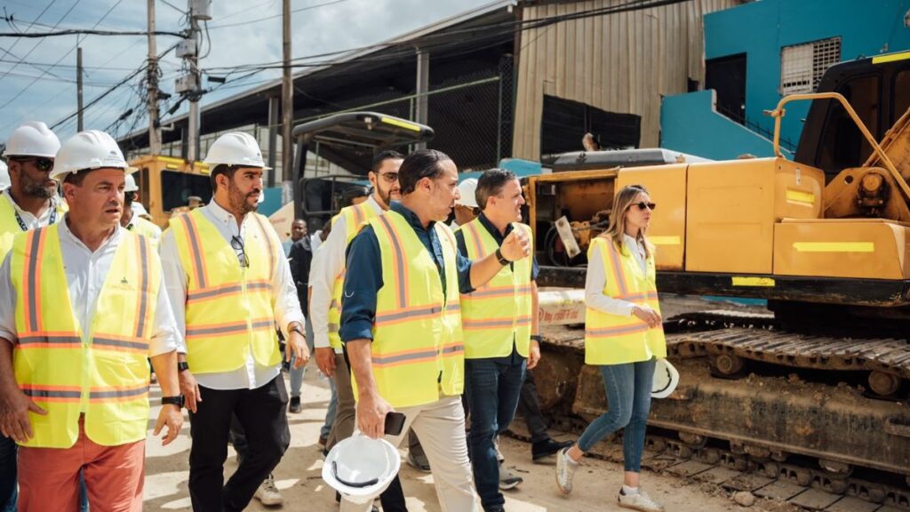 Ministro Jean Luis Rodríguez supervisa intervención integral en sector Los Praditos, en el DN