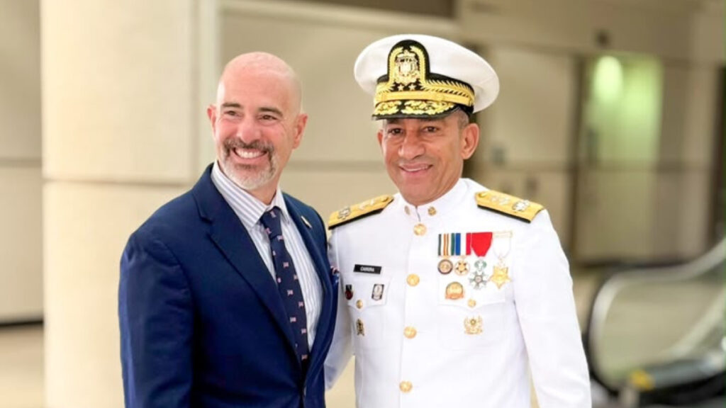 Administrador de la DEA Terry Cole reconoce labor de la DNCD y reafirma compromiso de fortalecer la cooperación contra el narcotráfico internacional